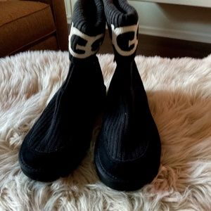 UGG Logo Classic Rib Knit Boot
